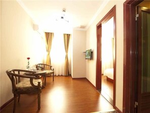 TV - Greentree Inn Guangdong Shantou Changping Road Exp (Shantou)