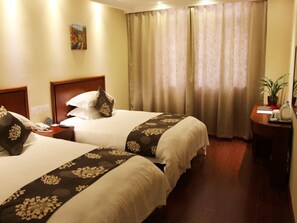 In-room safe, blackout drapes, iron/ironing board, free WiFi - GreenTree Inn JXuZhou East Third Ring Road XCMG Heavy Machinery Hotel (Xuzhou)