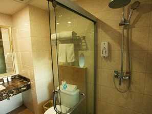 Shower, hair dryer - GreenTree Inn Bozhou Qiaocheng District Yaodu Road Hotel (Bozhou)