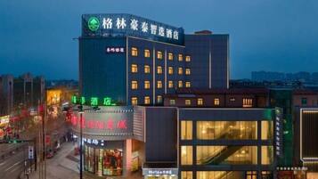 المنشأة من الخارج