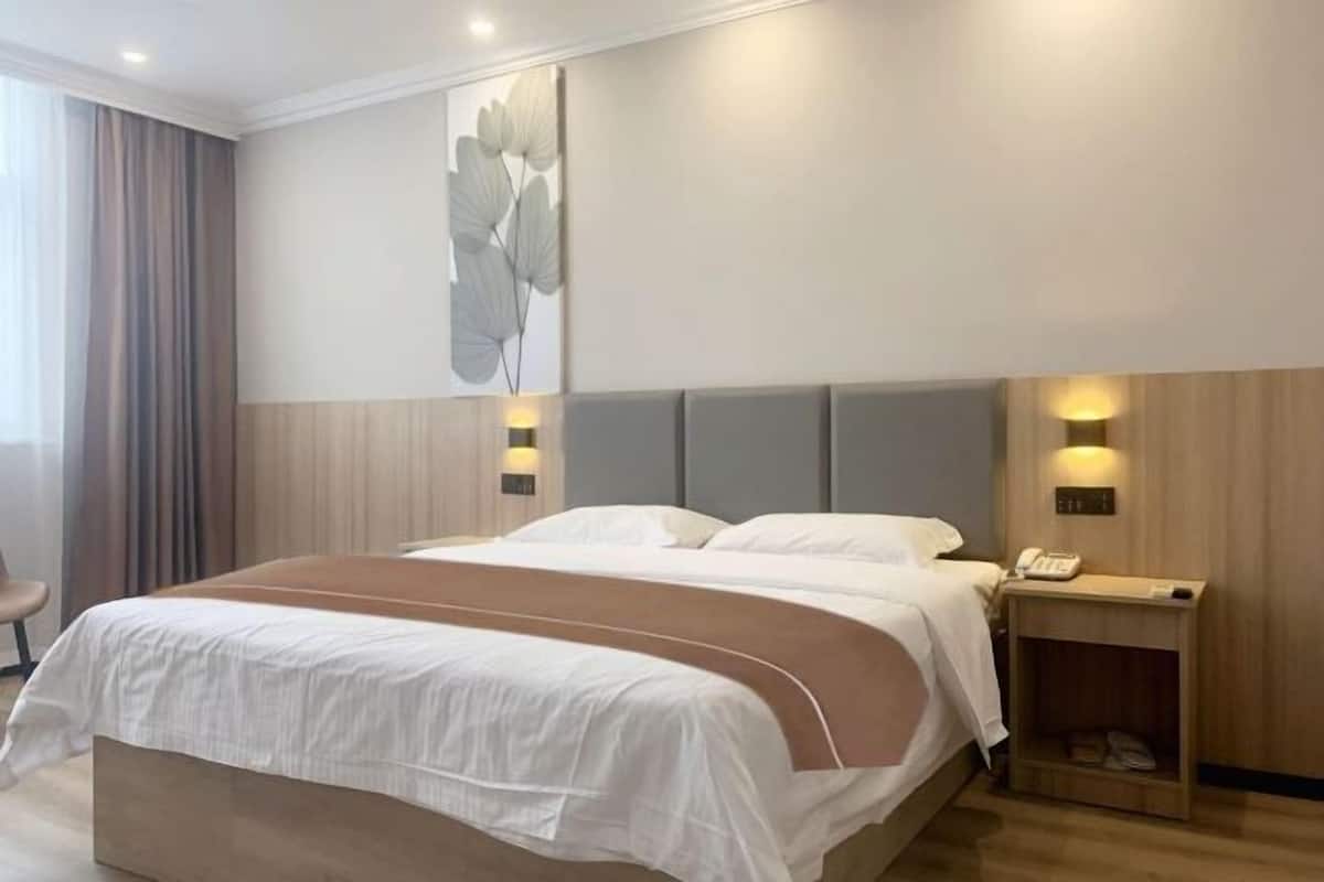 Cortinas opacas, tabla de planchar con plancha, wifi gratis