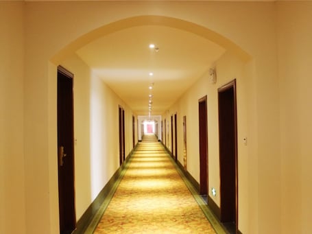 Hallway. Greentree Inn Renmin Road Zhong Xing Express
