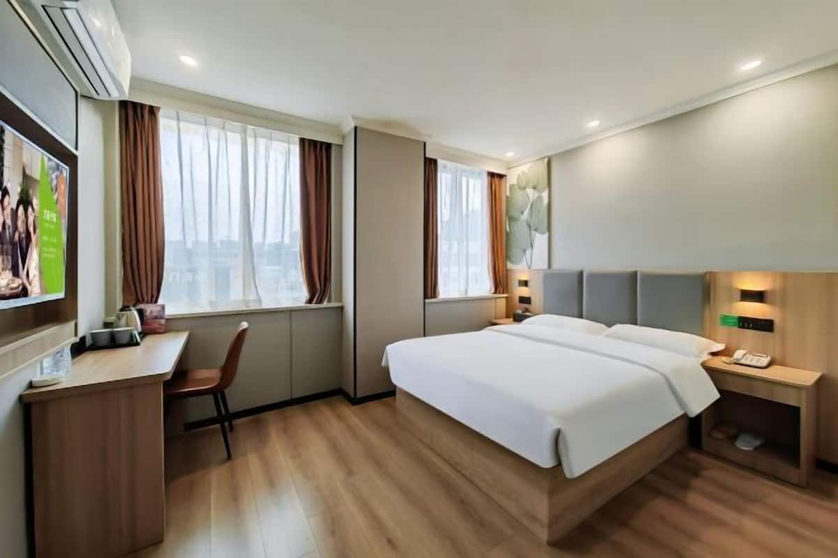 Cortinas opacas, tabla de planchar con plancha, wifi gratis