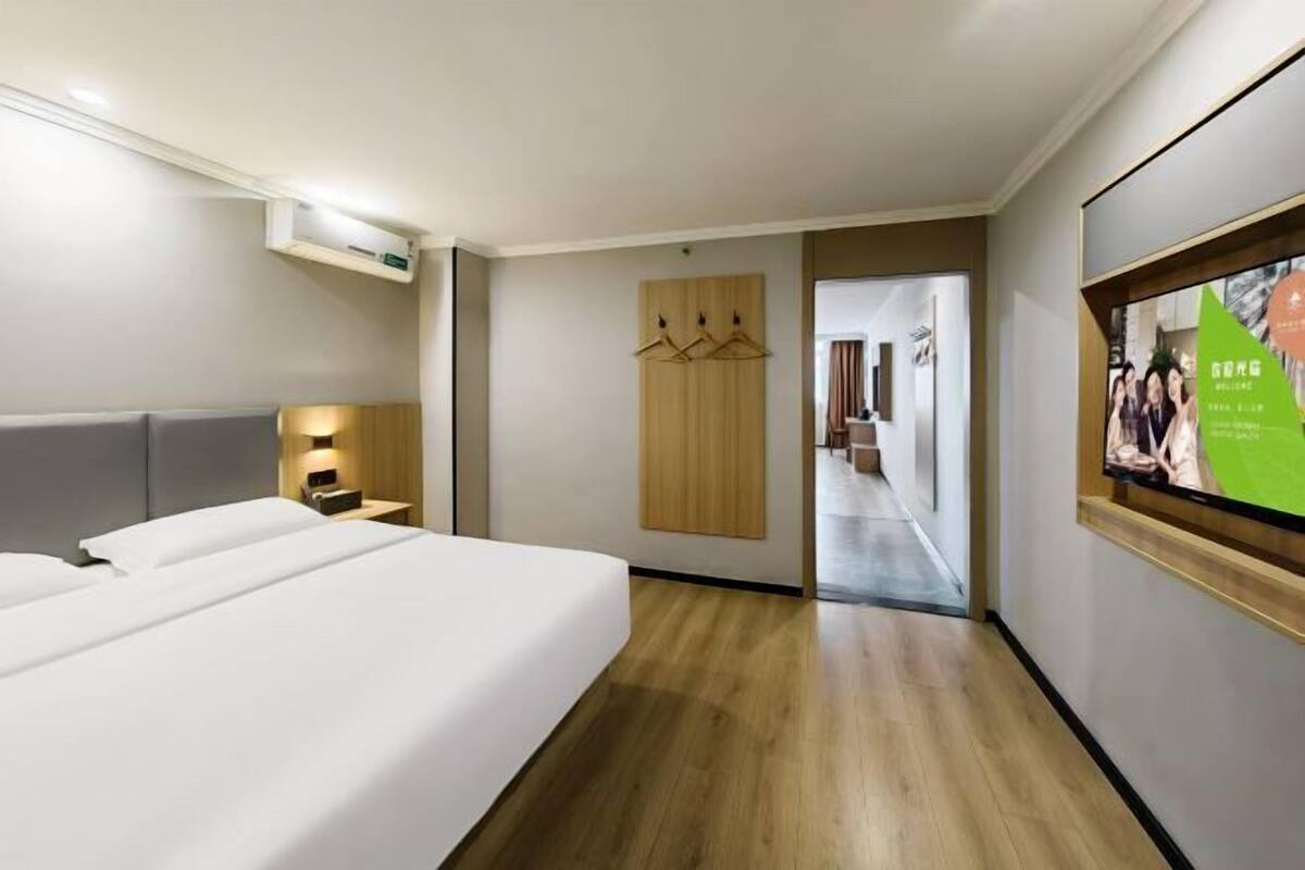 Cortinas opacas, tabla de planchar con plancha, wifi gratis