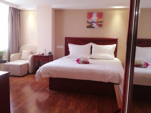 GreenTree Inn Chuzhou Wandong International Car City Express Hotel