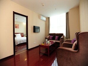 Süit | Oturma odası | Televizyon 