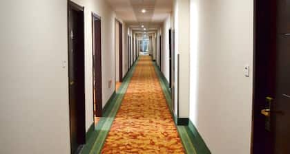 Greentree Inn Shandong Weihai Wendeng Baida Square