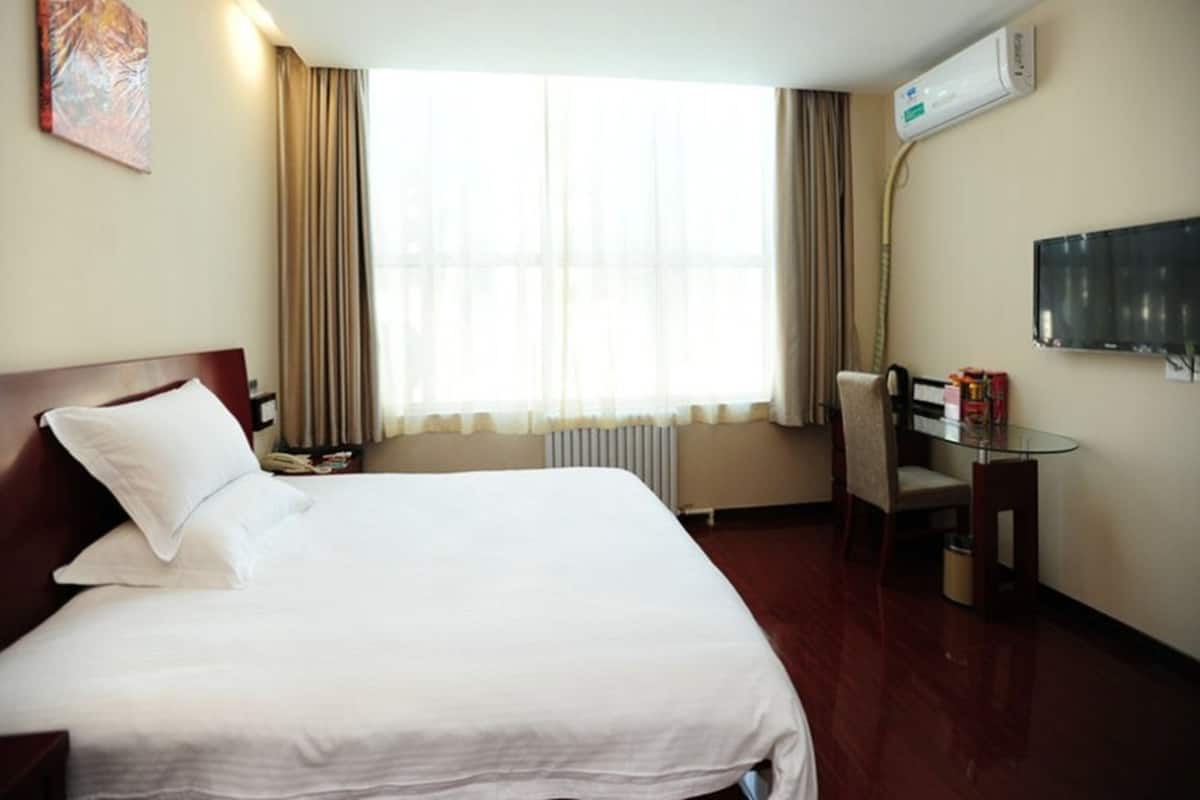 In-room safe, blackout drapes, iron/ironing board, free WiFi