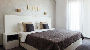 Unclassified image, 5 of 77, button - Hotel Hermes (Budva)