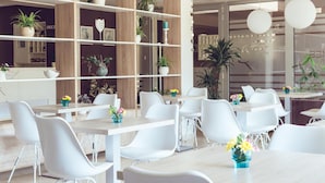 Unclassified image, 2 of 77, button - Hotel Hermes (Budva)