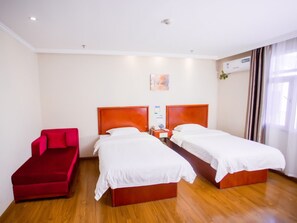 In-room safe, blackout curtains, iron/ironing board, free WiFi - GreenTree Inn Huaian University Town Hotel (Huai'an)