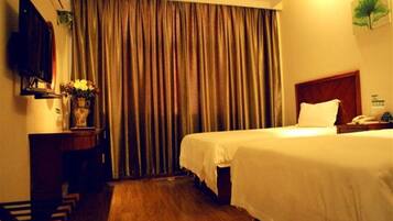 Caja de seguridad en la habitación y cortinas blackout