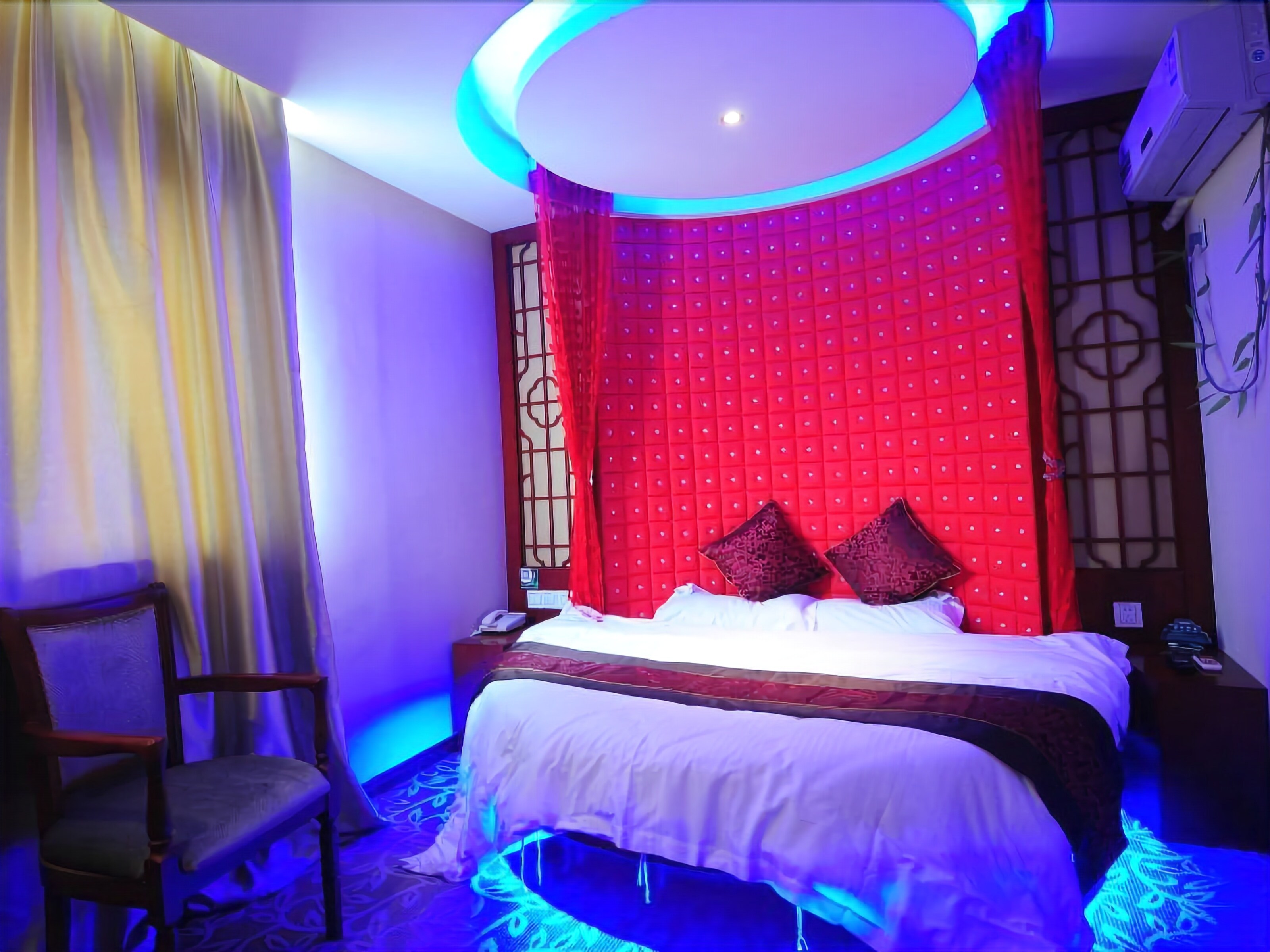 客房内保险箱、免费 WiFi