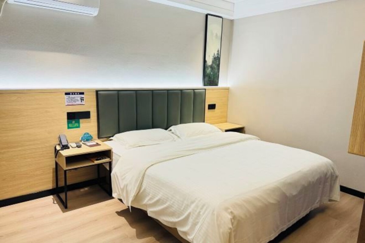 Superior Queen Room