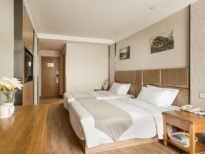 Cortinas blackout, ferros/tábuas de passar roupa, Wi-Fi de cortesia