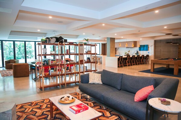 Lobby lounge - Fully Furnished Suites near Little Tokyo (Los Angeles)