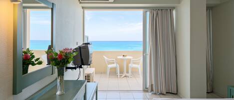 スタジオ シービュー | アイロン / アイロン台、WiFi (無料)、ベッドシーツ