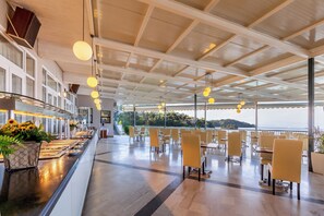 Restaurant - Oasis (Corfu)