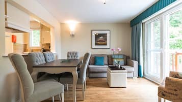 Flatscreentelevisie en een iPod-dock