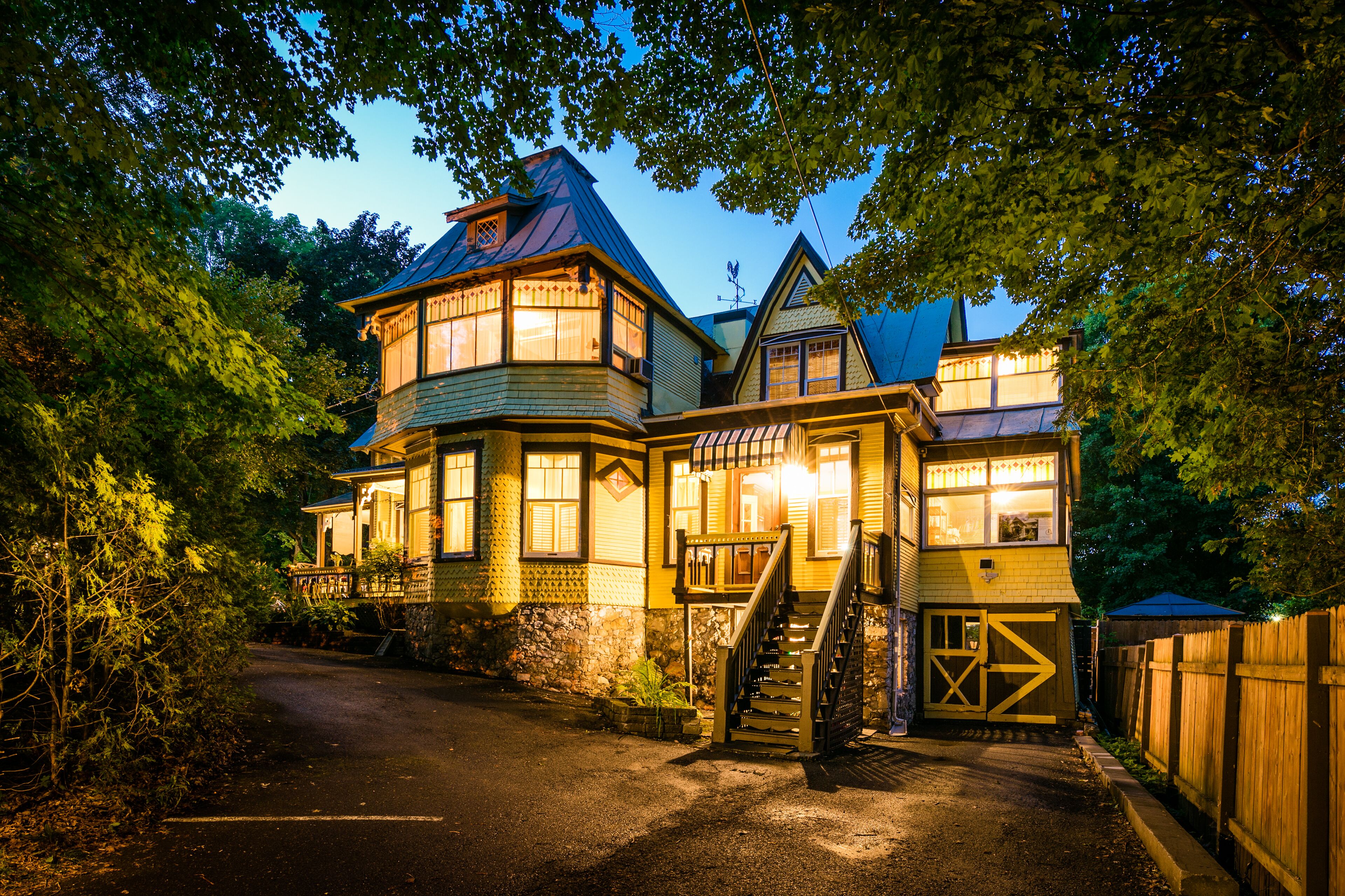 Maison victorienne, 5 chambres, 4 salles de bain et SPA | 각각 다른 스타일의 인테리어, 각각 다르게 가구 비치, 암막 커튼, 방음 설비