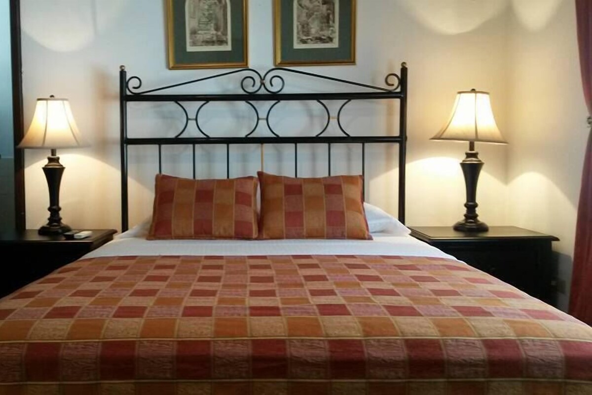 Standard-Doppelzimmer, Terrasse, Gartenblick | Bügeleisen/Bügelbrett, kostenloses WLAN