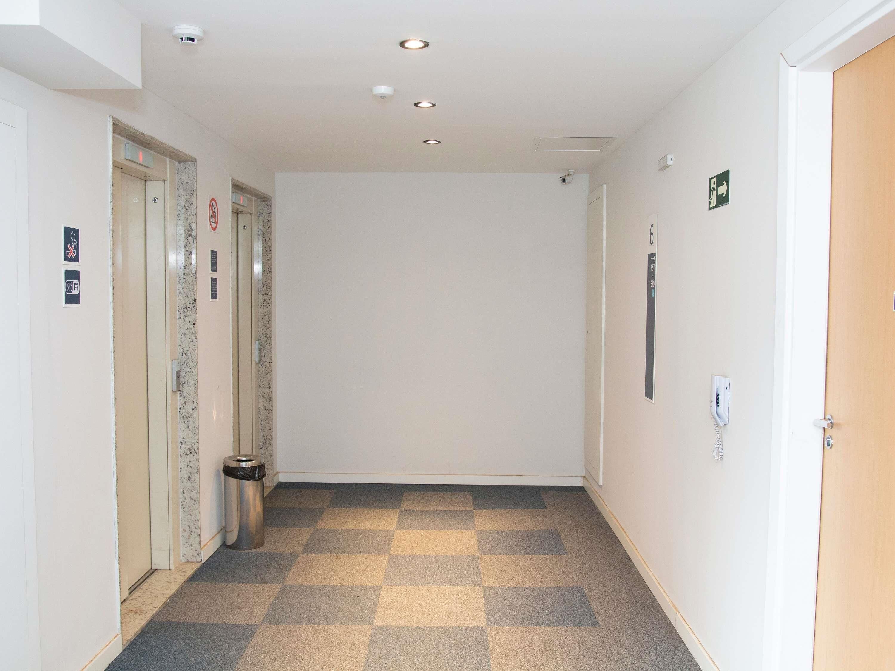 classic twin room, 2 single beds | desk, blackout curtains, soundproofing, free cots/infant beds