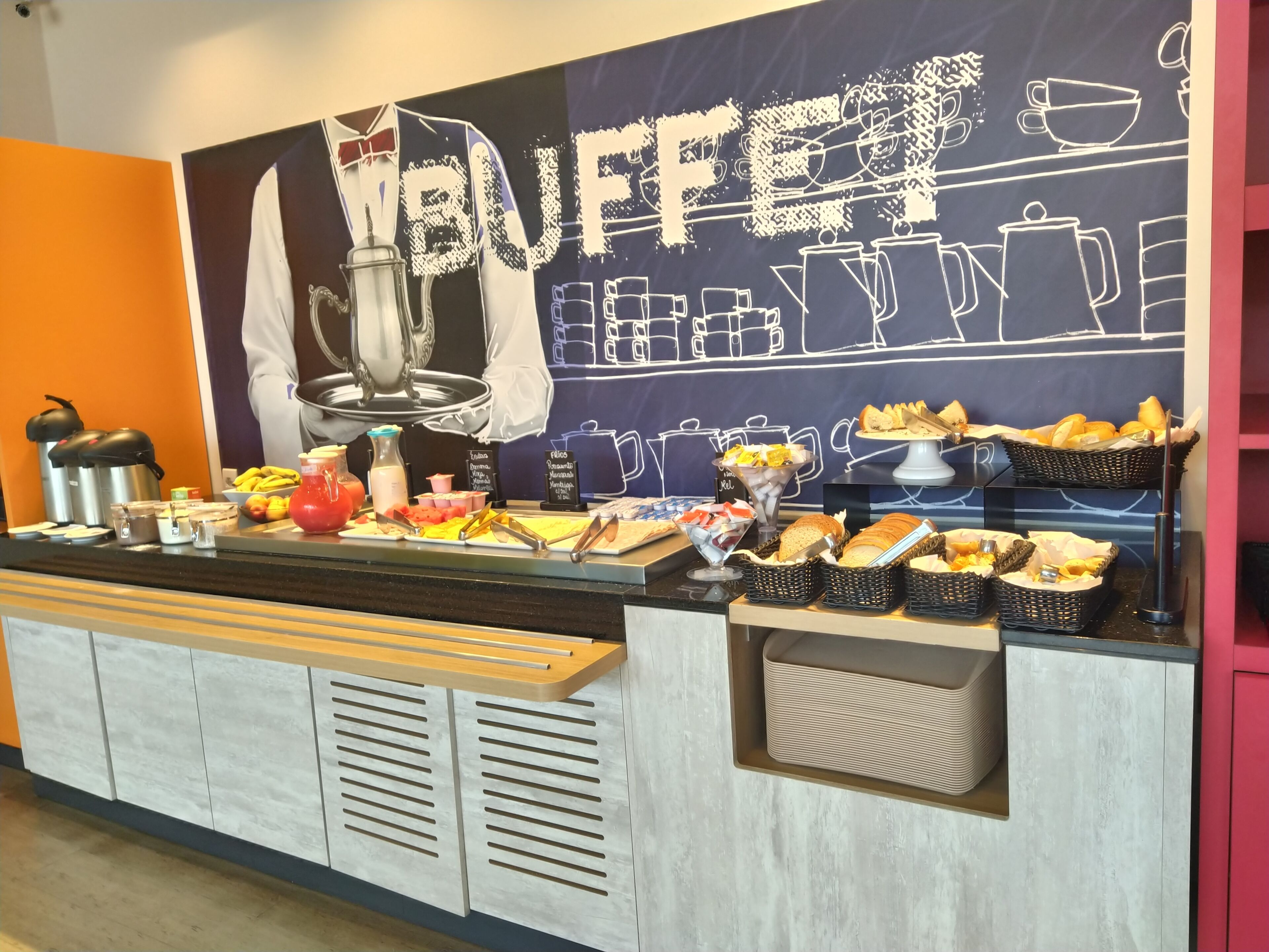daily buffet breakfast (brl 10.99 per person)