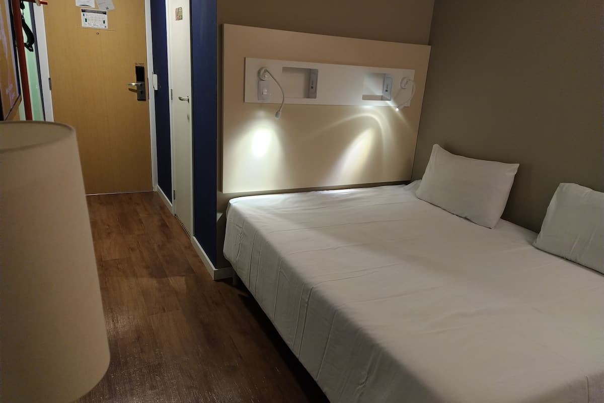 classic room, 1 double bed | desk, blackout curtains, soundproofing, free cots/infant beds