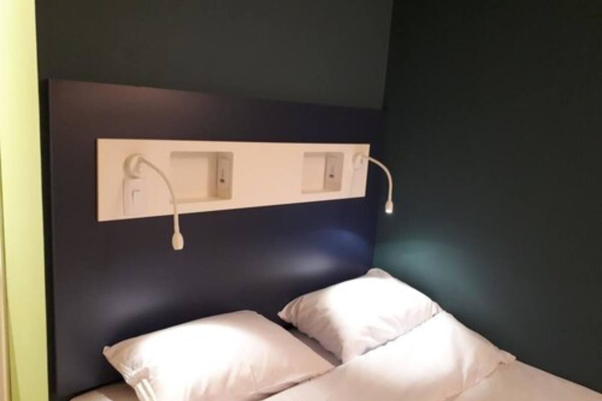 classic room, 1 double bed | desk, blackout curtains, soundproofing, free cots/infant beds