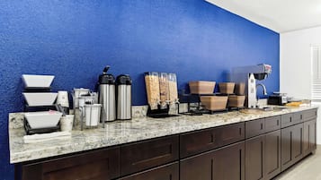 Café da manhã continental grátis todos os dias