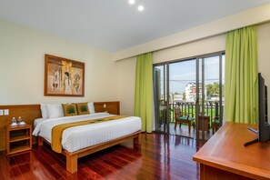 Ylelliset vuodevaatteet, minibaari, yksilöllisesti sisustettu