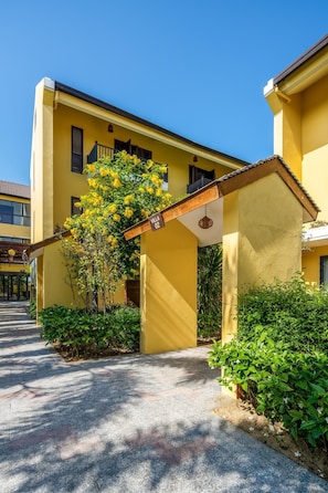 Front of property - Hoa Co Villas (Da Nang)