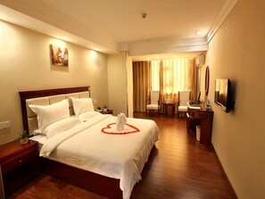 مكتب وواي فاي مجانًا وملاءات أسرّة