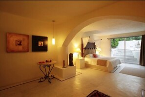 Suite – junior | Strykejern/-brett og sengetøy