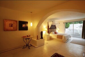 Junior-sviitti | Silitysrauta/-lauta, vuodevaatteet