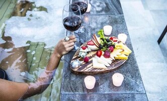 Aamiainen, lounas ja illallinen; kansainvälinen keittiö 