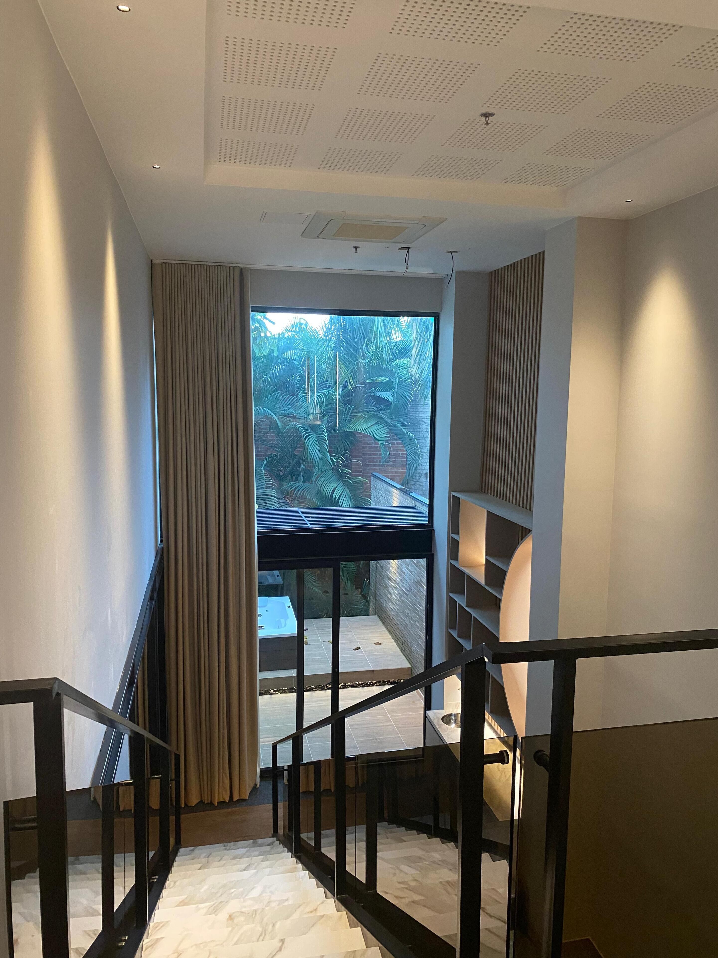 deluxe room, 1 king bed | 1 bedroom, minibar, in-room safe, individually furnished