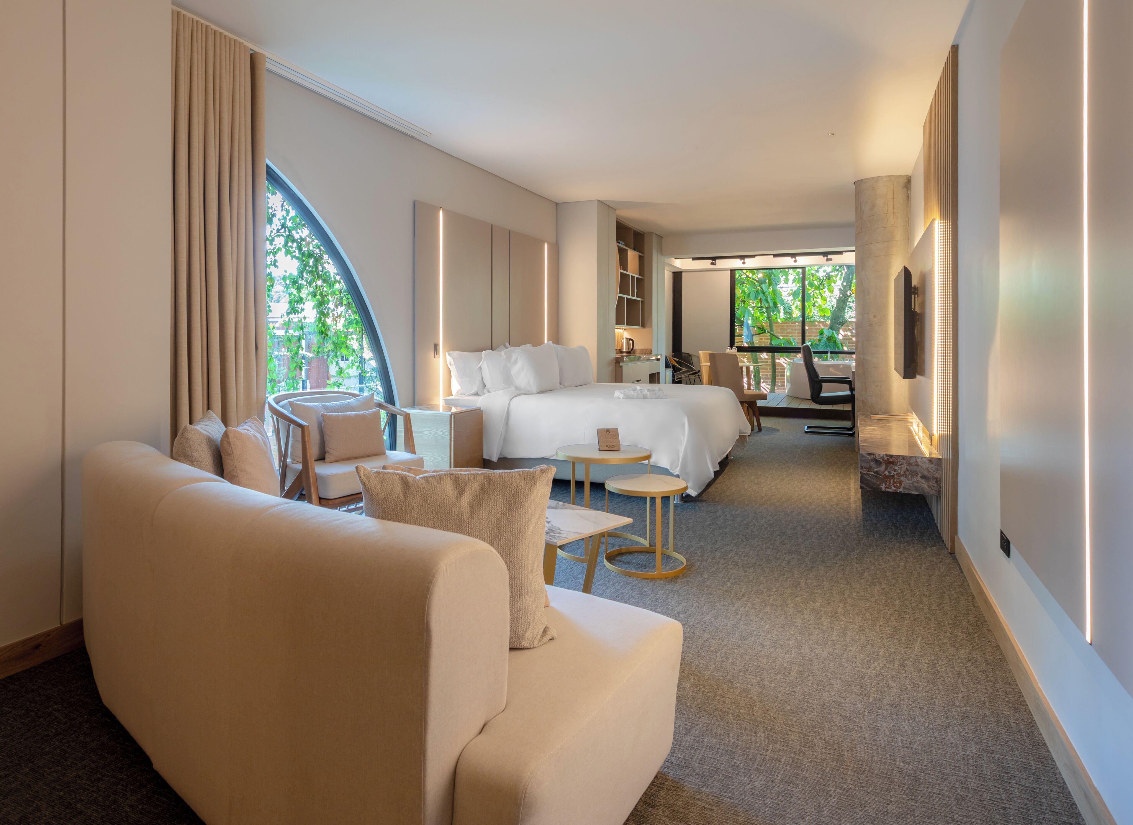 Premium Room | Minibar, in-room safe, individually furnished, desk