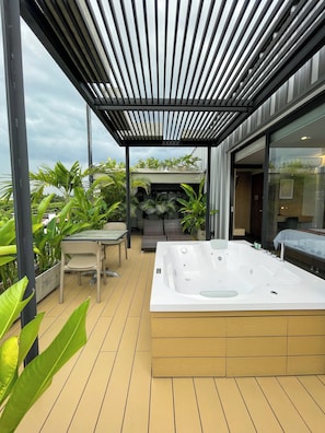 Presidential Room | 1 bedroom, minibar, in-room safe, individually furnished