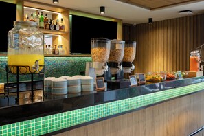 每日付費供應吃到飽自助式早餐