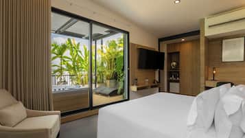 Presidentiële kamer | Een minibar, een kluis op de kamer, individueel gemeubileerd, een bureau