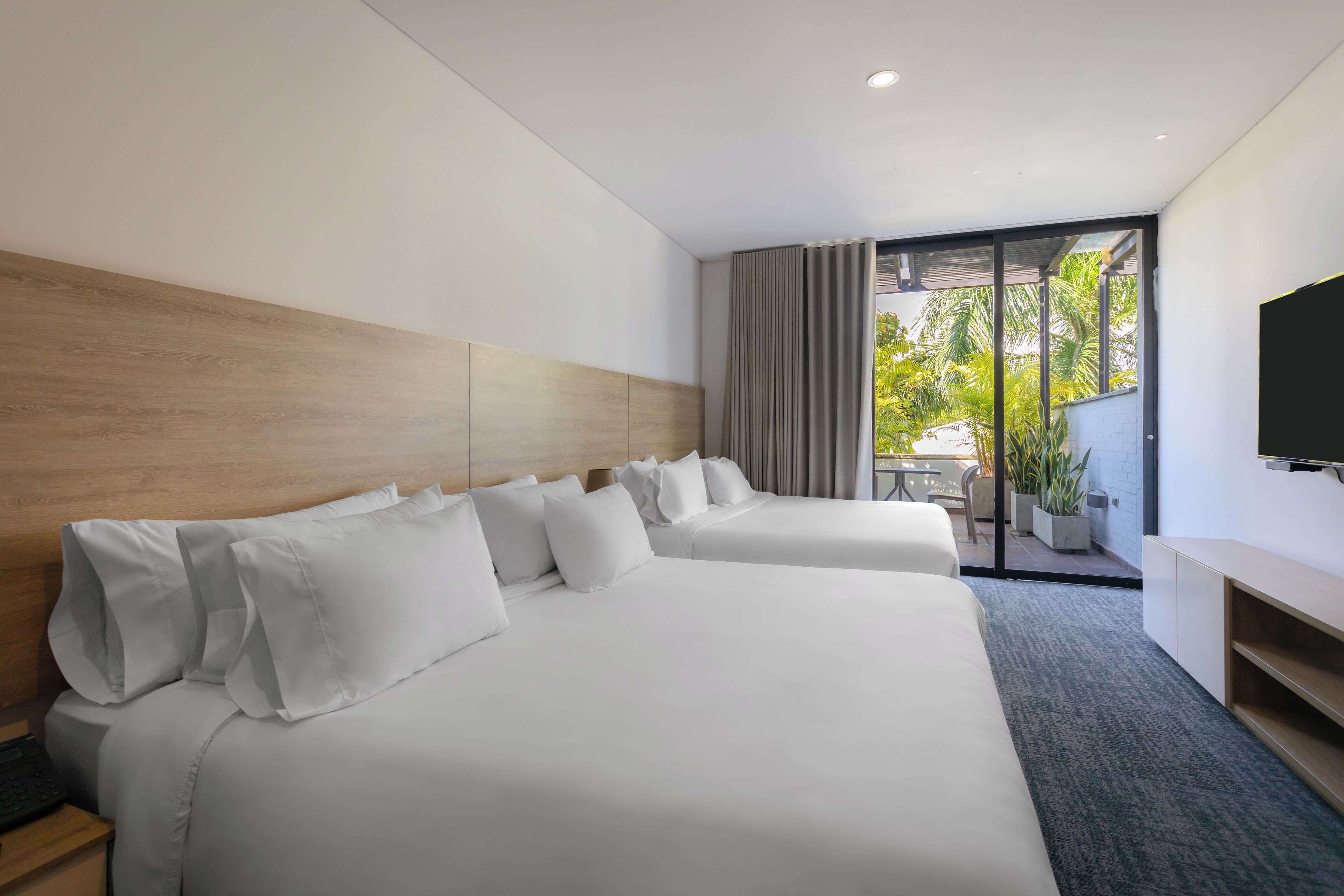 Junior Suite | Minibar, in-room safe, individually furnished, desk