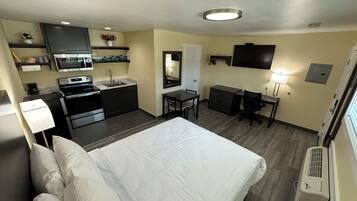 Superior Room | Desk, laptop workspace, free WiFi