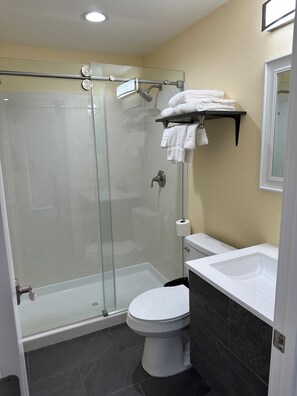Superior Double Room, 2 Queen Beds, Kitchenette | Bathroom | Bathtub, free toiletries, towels - Relax Inn of Medford (Medford)