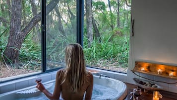 Casa de campo família, 3 quartos, banheira de hidromassagem (Pioneer Cottage) | Banheiro | Produtos de toalete grátis, toalhas de banho