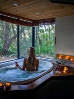 Casa de campo família, 3 quartos, banheira de hidromassagem (Pioneer Cottage) | Banheiro | Produtos de toalete grátis, toalhas de banho