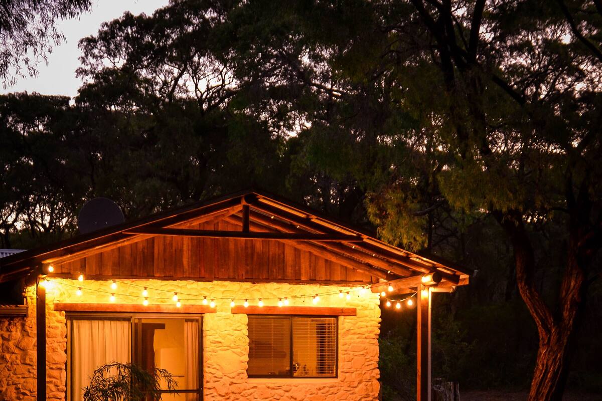Premium Cottage, 1 Katil Raja (King), Jetted Tub (Settlers Cottage) | Teres/patio