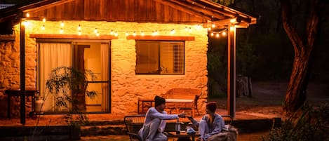 Cottage Premium, 1 trĂšs grand lit, bain Ă remous (Settlers Cottage) | Terrasse/Patio