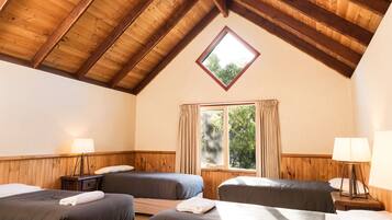 Endeavour Cottage | Premium bedding, iron/ironing board, bed sheets