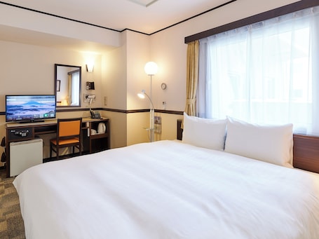 Desk, blackout drapes, iron/ironing board, free WiFi
